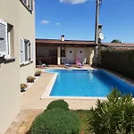 بيت للعطل Zara Loborika