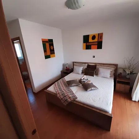 Holiday home Zara *