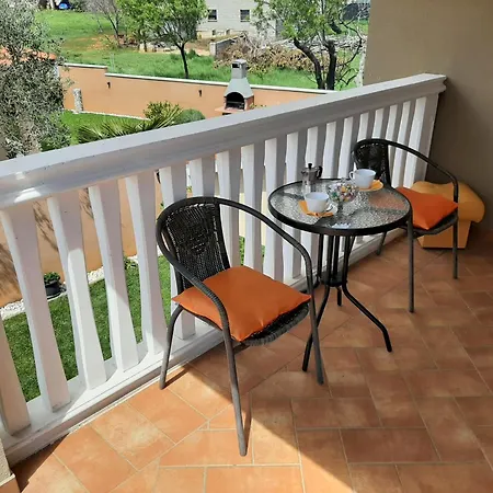 Holiday home Zara *