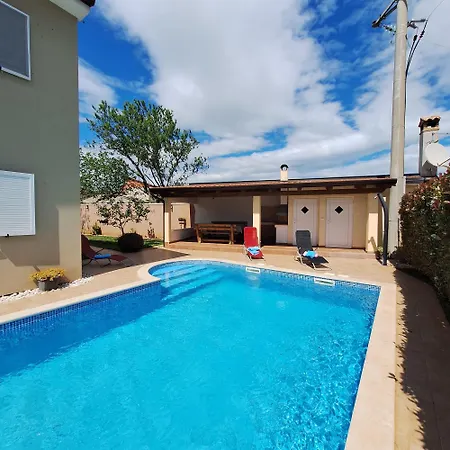 Holiday home Zara