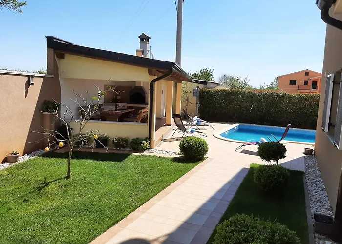 Zara 펜션 Loborika