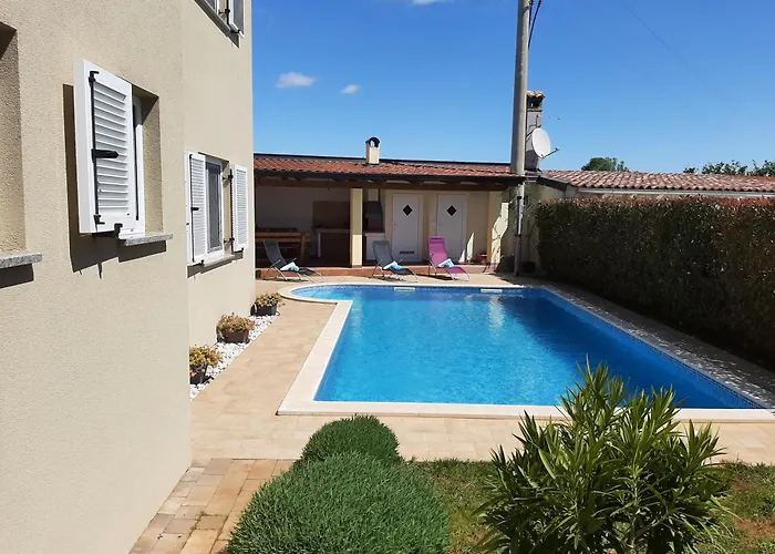 펜션 Zara Loborika